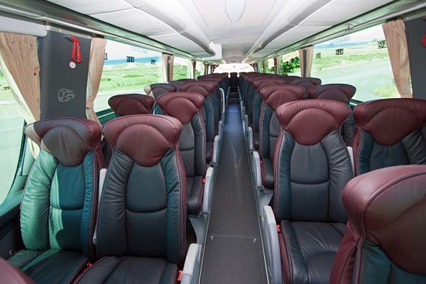 Cuánto cuesta alquilar un bus para 40 personas en A Coruña provincia