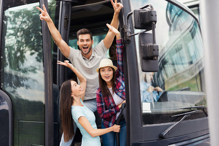 Mejor precio para el alquiler de autobus para bodas en Oleiros, Sada, Bergondo y Cambre