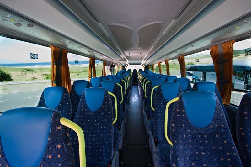 Precio del alquiler de autobús de 55 plazas